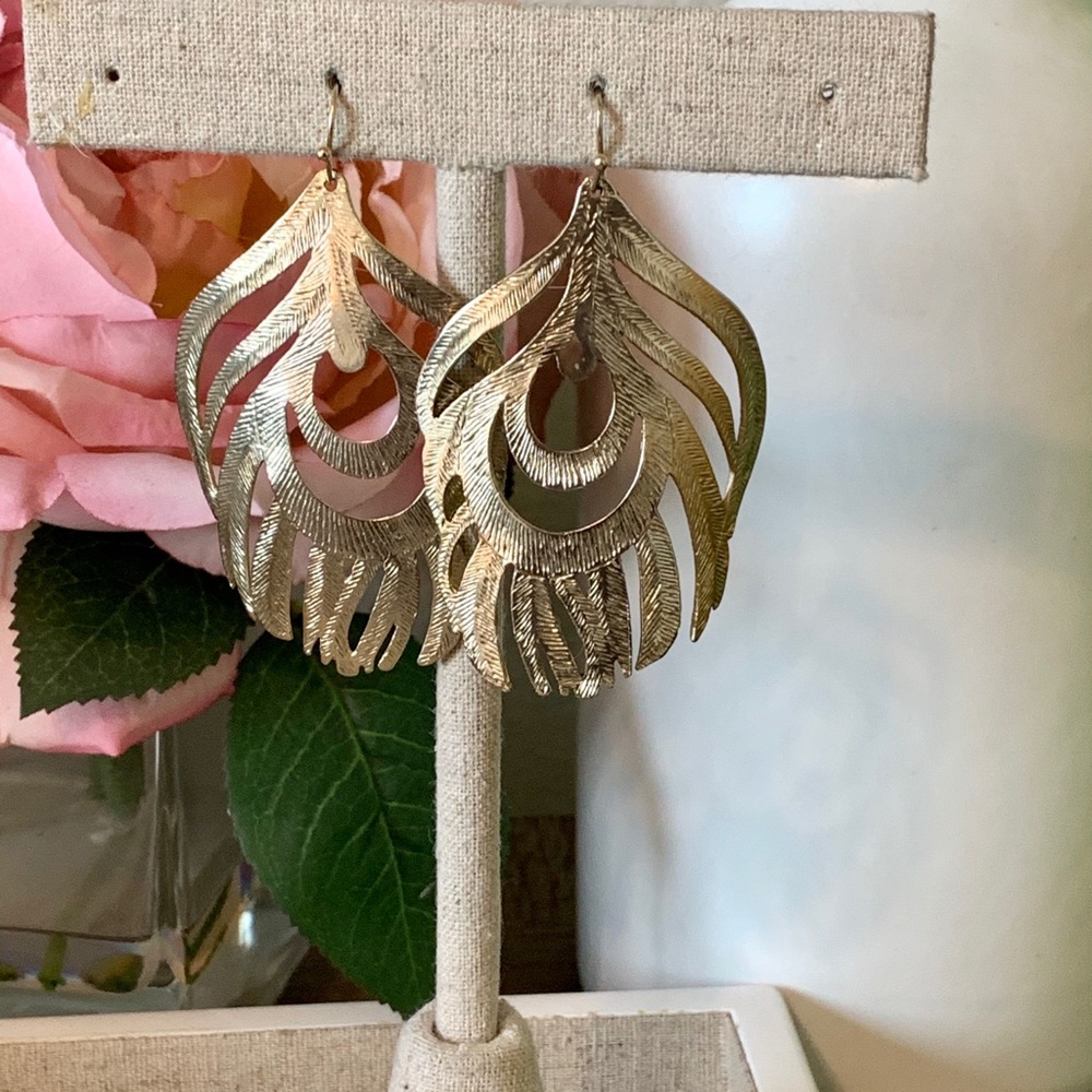 AUTHENTIC Kendra Scott Original earrings